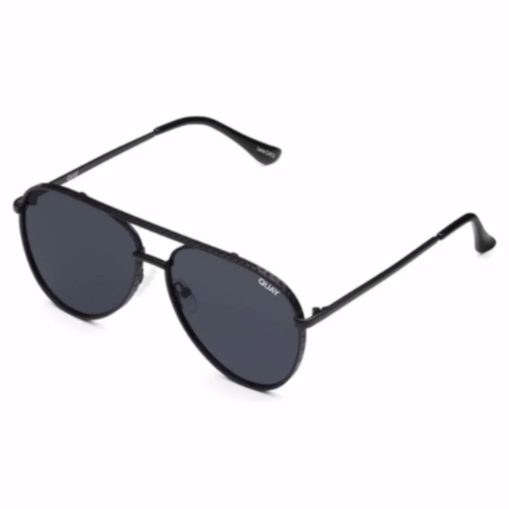 NEW Quay Starry Eyed Sunglasses Black/Smoke